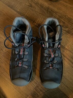Keen Kids Black and Gray Lace-Up Outdoor Boots